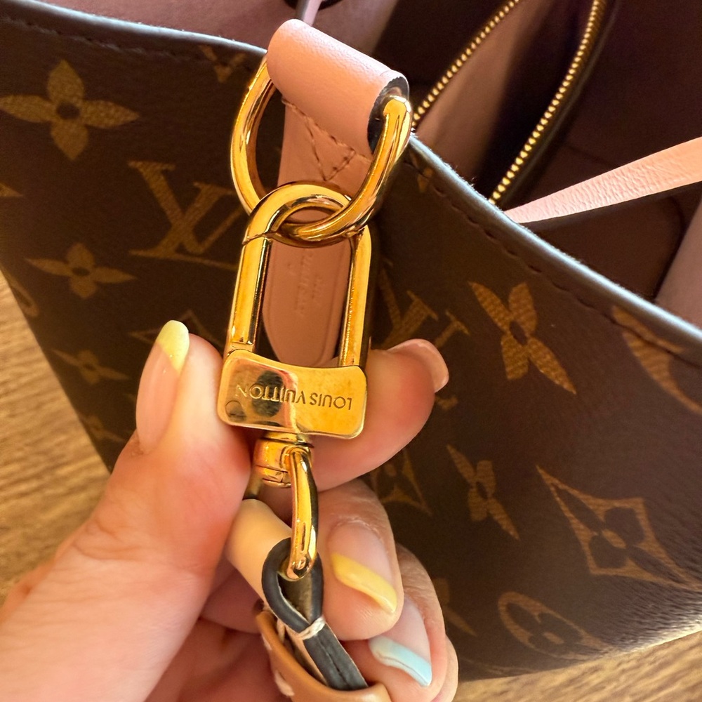 Louis Vuitton Monogram Drawstring Bucket Bag in Brown with Pink Trim - Picture 7 of 10